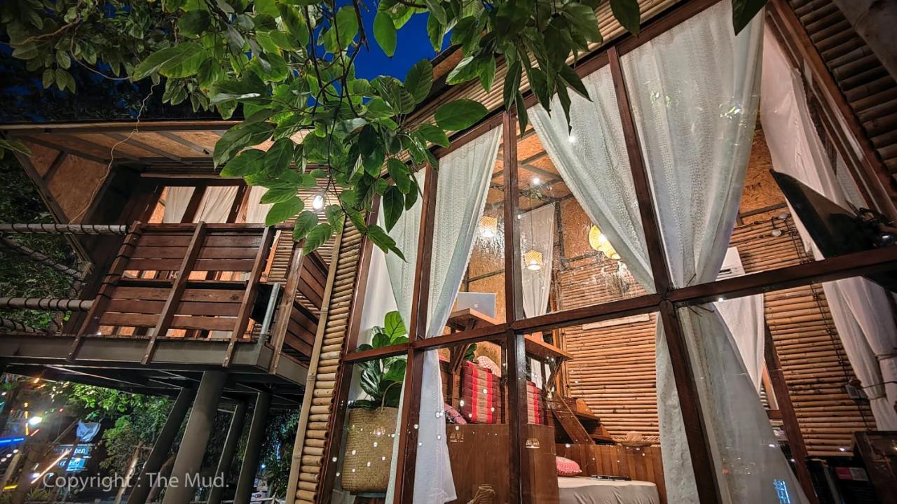 Hôtel The Mud Bamboo Cafe And Beds à Ban Bang Po Extérieur photo